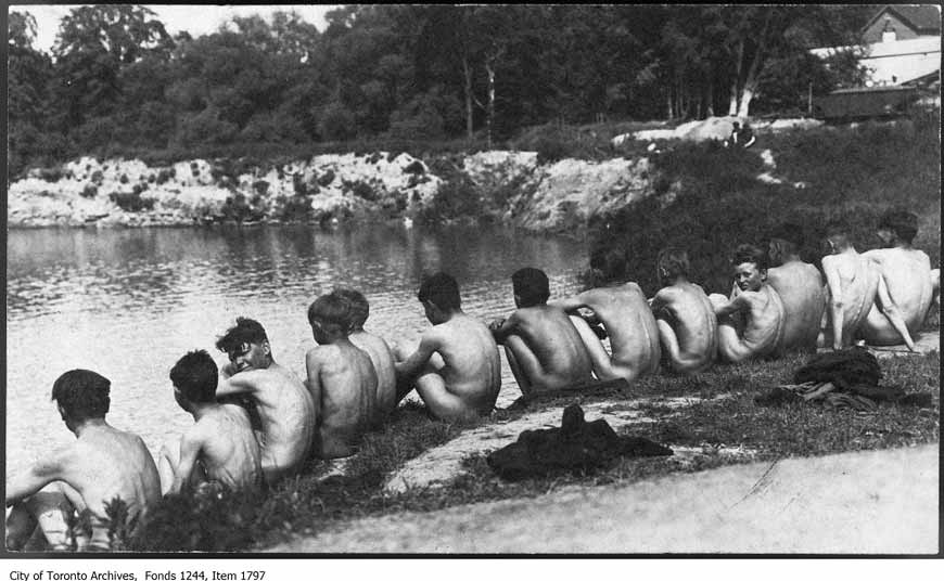 Skinny-dipping on the Don River (Купание голышом в реке Дон), 1909
