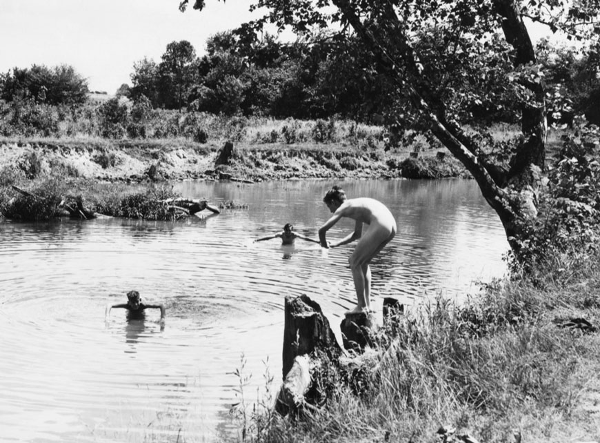 Boys Enjoying A Swim At The White Elephant Camp (Мальчики, наслаждающиеся купанием в летнем лагере), 1940s
