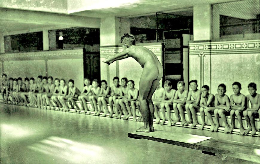 Miami Y.M.C.A..Youngest boys in pool (YMCA Майами - Мальчики в бассейне), c.1935