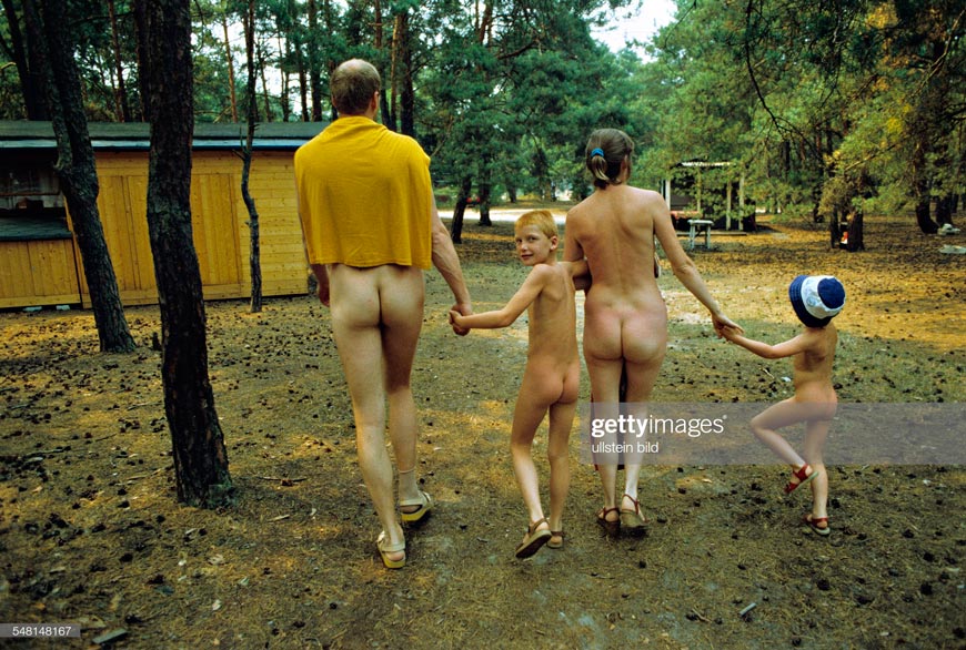 Nudist beach and camping groung at Motzener Lake (Нудистский пляж и кемпинг на озере Моценер), 10 July 1989