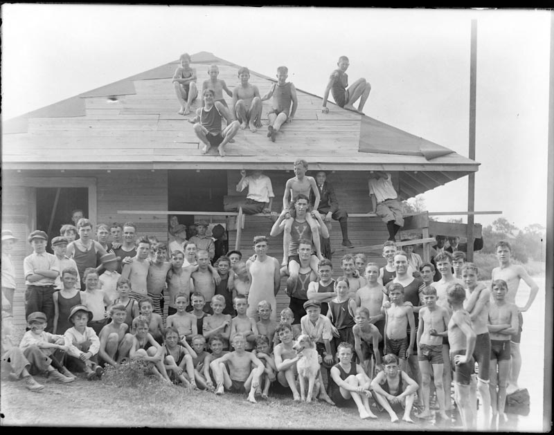 Large group of boys at the swimming pool (Большая группа мальчиков у бассейна), 1920s
