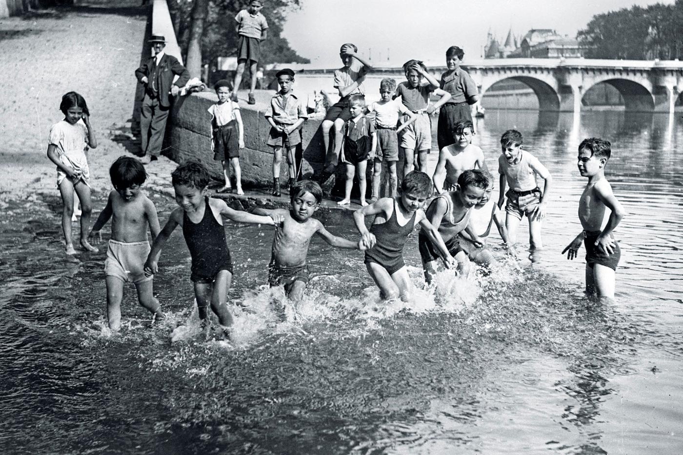 Children bathing in the Seine (Дети, купающиеся в Сене), 11 July 1941