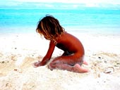 Naked little Polynesian boy / Uолый маленький полинезийский мальчик