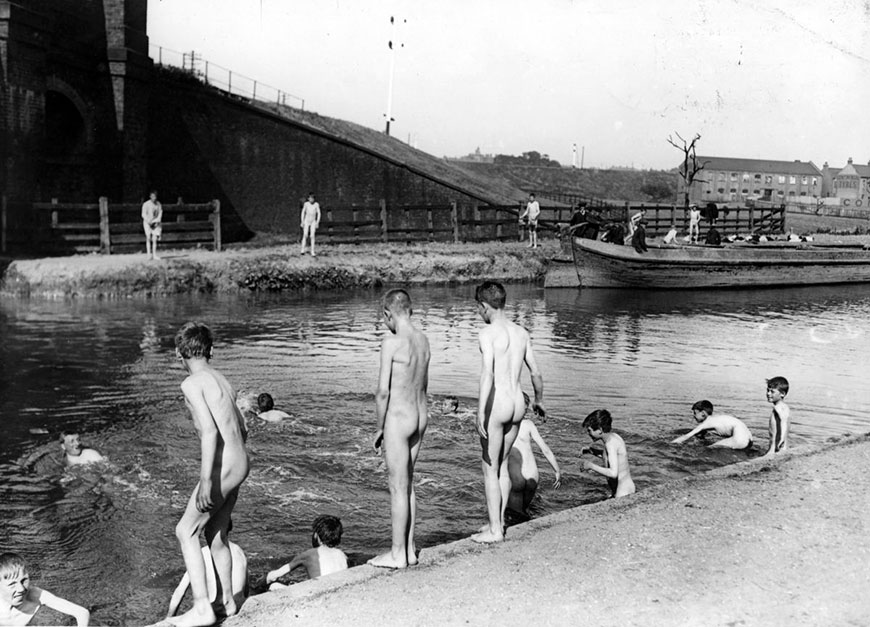 Nude swimming during a heatwave (Купание нагишом в жару), 21 August 1911
