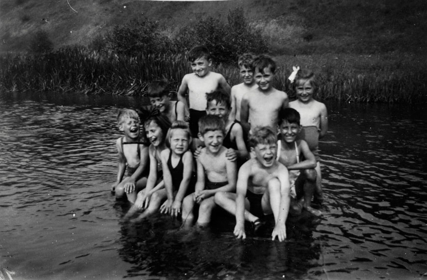 Rasselbande im Wasser (Шалуны в воде), 1941