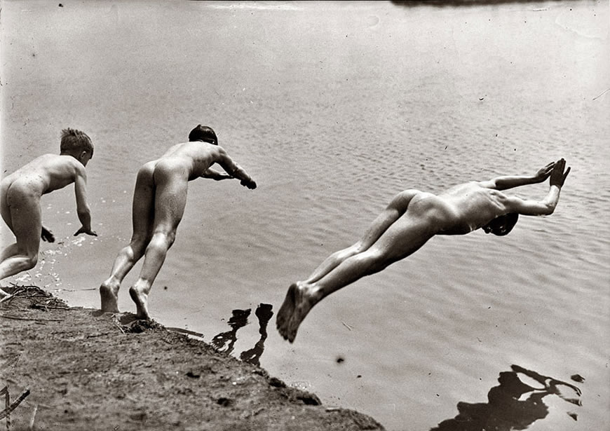 Three boys diving from mudbank (Три ныряющих мальчика), c. 1935