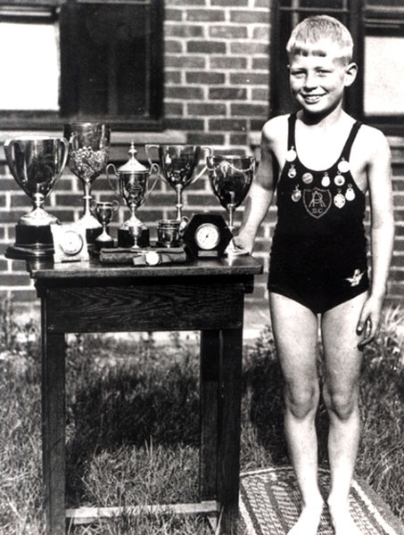 Kid Swimming Champ (Чемпион по плаванию детской лиги), 1935