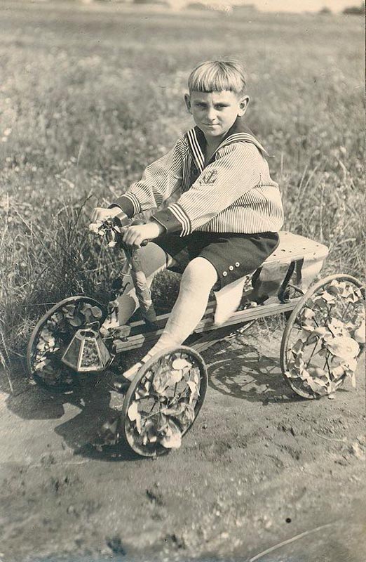 Boy with Peddle Car (Мальчик с педальной машинкой), 1900s