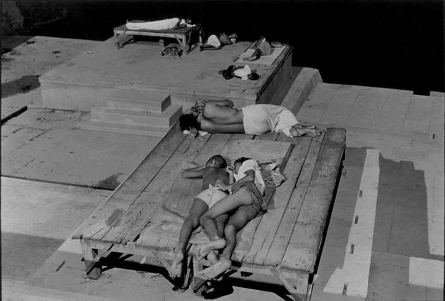 Boys and men sleeping by river at night (Мальчики и мужчина, спящие ночью у реки), 1970