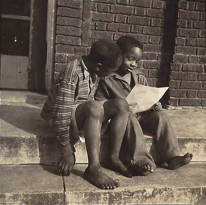 Untitled / Two boys reading (Без названия / Два читающих мальчика), c.1940