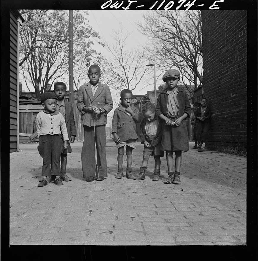 Neighborhood children (Местные дети), November 1942