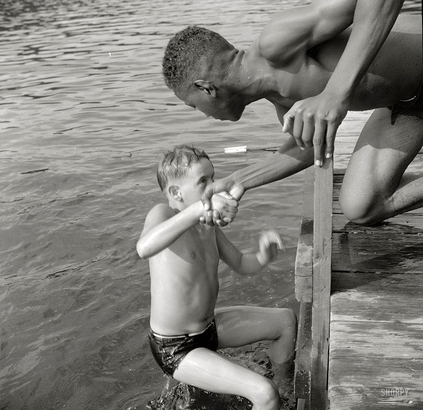 A scene at the swimming dock (Сцена в купальне), August 1943
