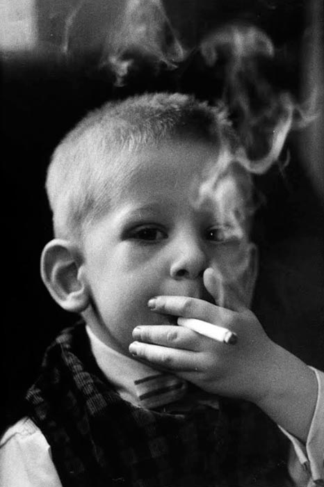 Two year old smoking (Курящий двухлетка), 1959