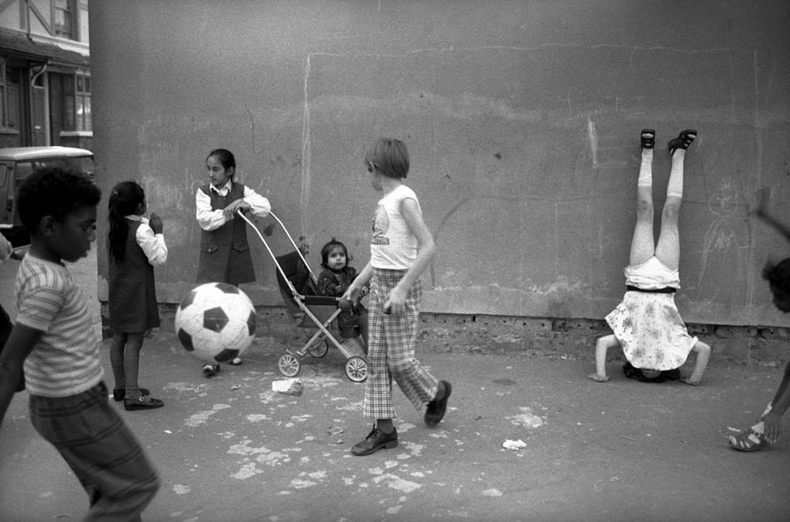 Kids playing (Играющие дети), 1978