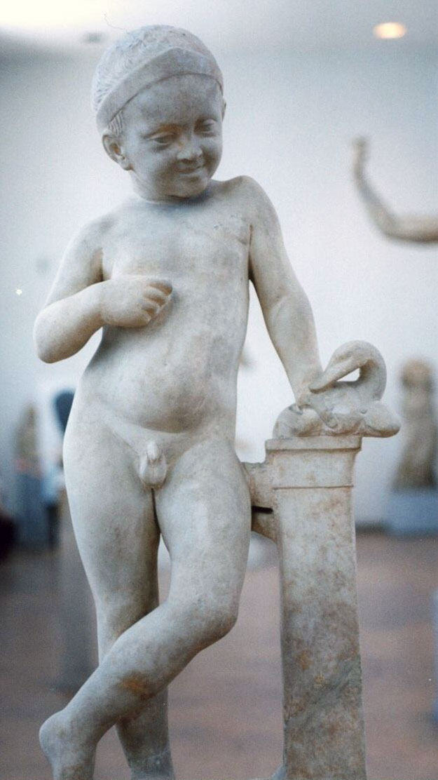 Naked boy with a Duck (Обнажённый мальчик с уткой), III B.C. 